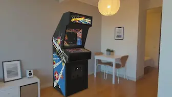 Screenshot von Retrocade (Apple Vision Pro)